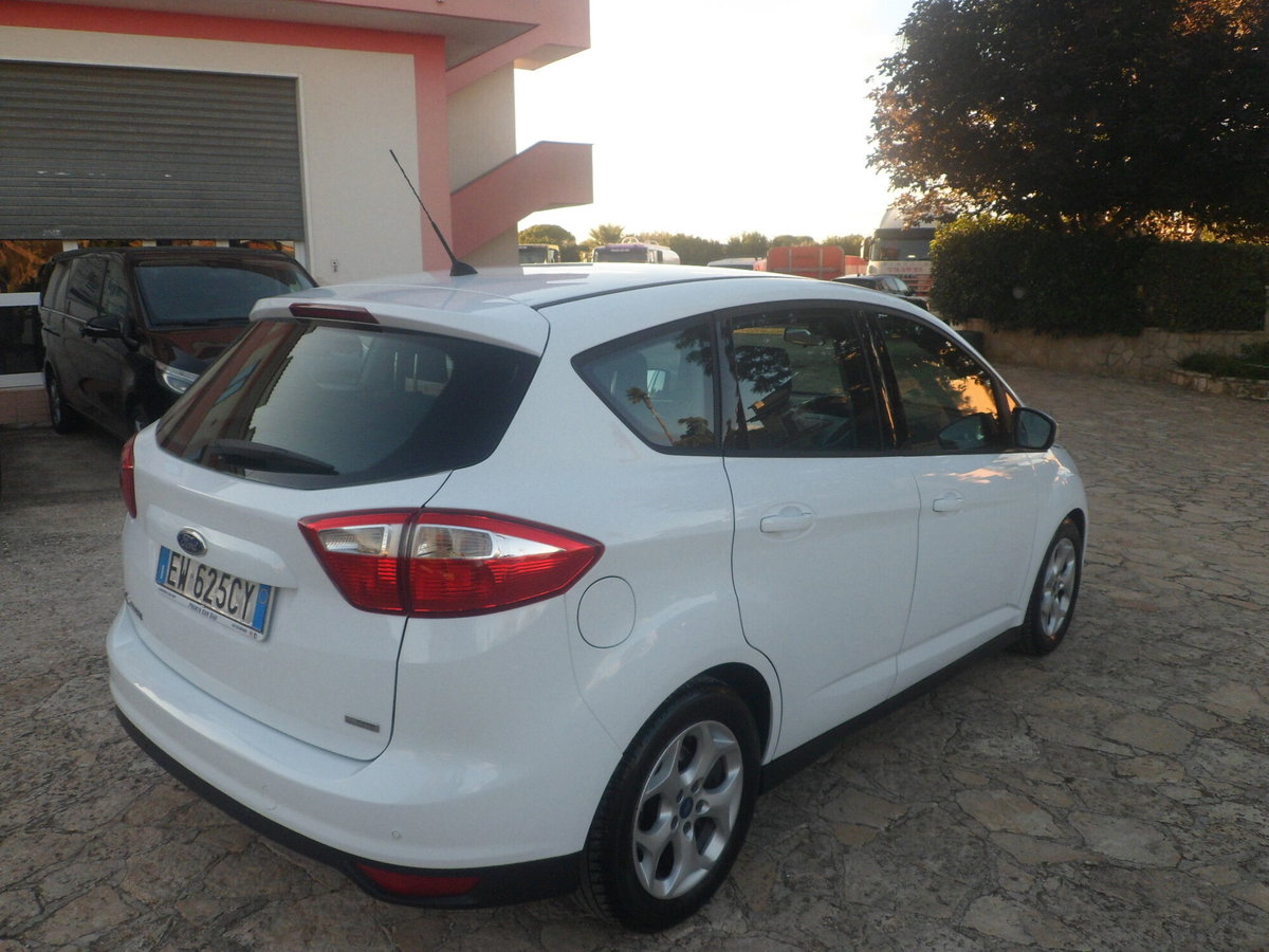 Ford C-Max 1.5 TDCi 120CV Start&Stop Titanium X (4)