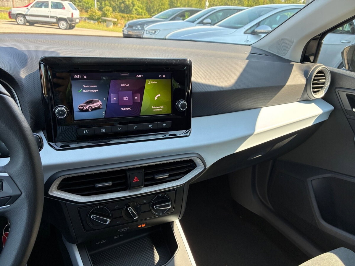 SEAT Arona 1.0 EcoTSI Black Edition (17)