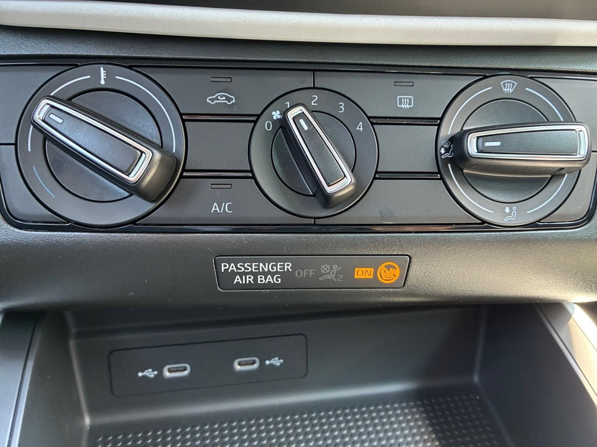 SEAT Arona 1.0 EcoTSI Black Edition (18)