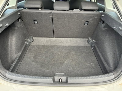 Volkswagen Taigo 1.0 tsi Life 115cv dsg (13)