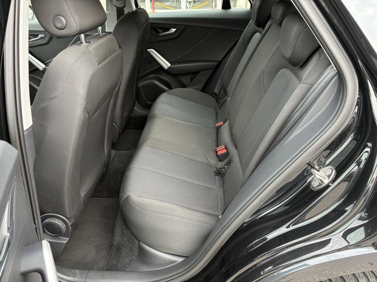 Audi Q2 Q2 35 TFSI S tronic Business (13)