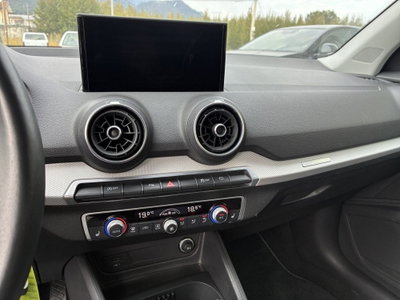 Audi Q2 Q2 35 TFSI S tronic Business (17)