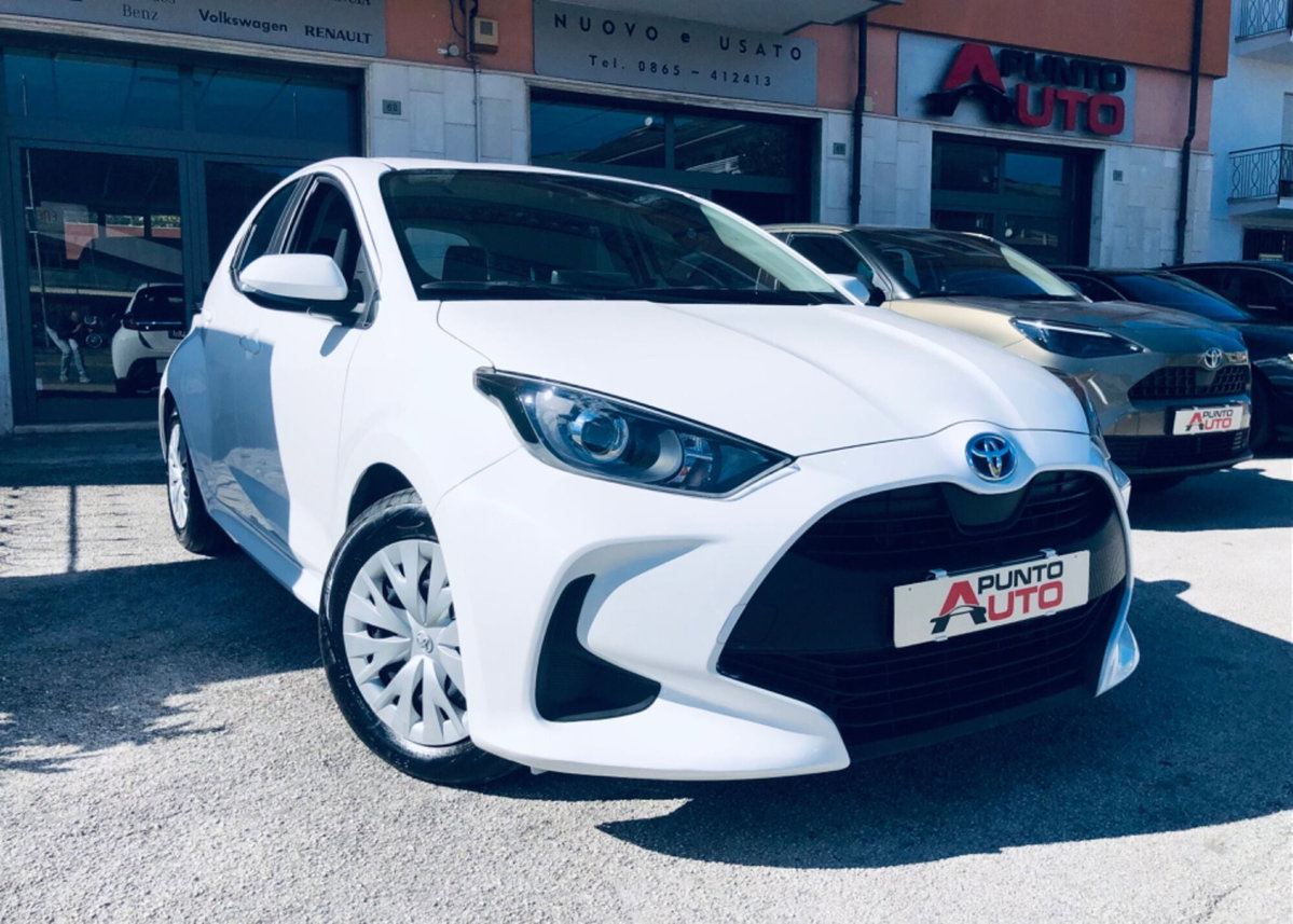 Toyota Yaris 1.0 5 porte Active (10)