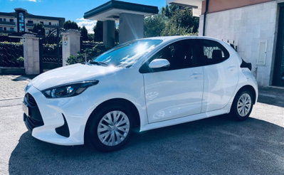 Toyota Yaris 1.0 5 porte Active (11)