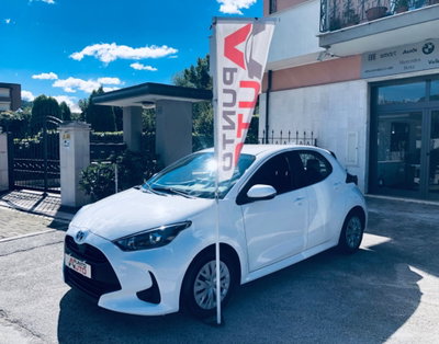 Toyota Yaris 1.0 5 porte Active (16)