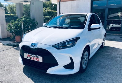 Toyota Yaris 1.0 5 porte Active (5)