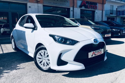 Toyota Yaris 1.0 5 porte Active (7)