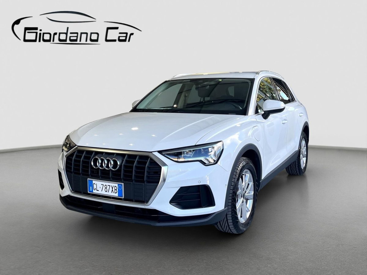 Audi Q3 45 TFSI e S tronic Business
