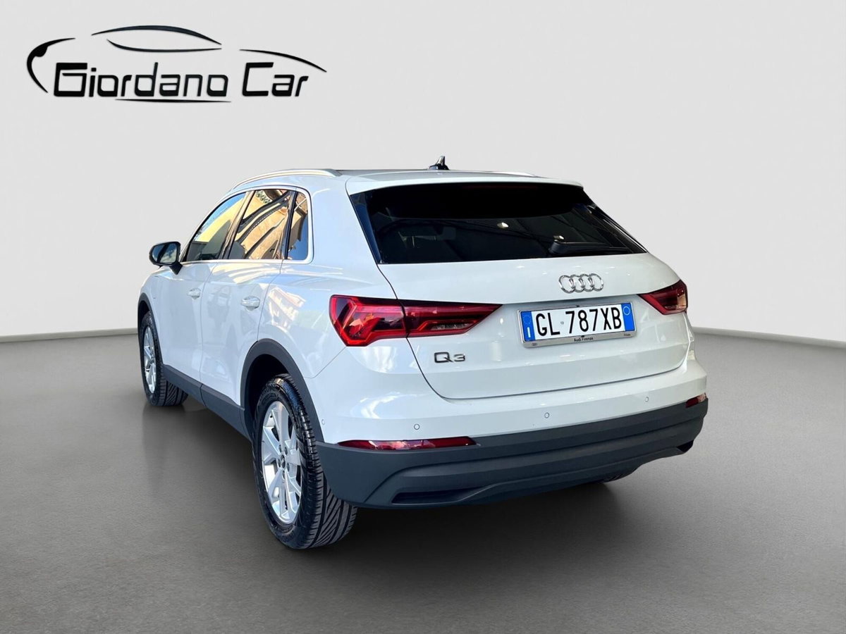 Audi Q3 45 TFSI e S tronic Business (5)