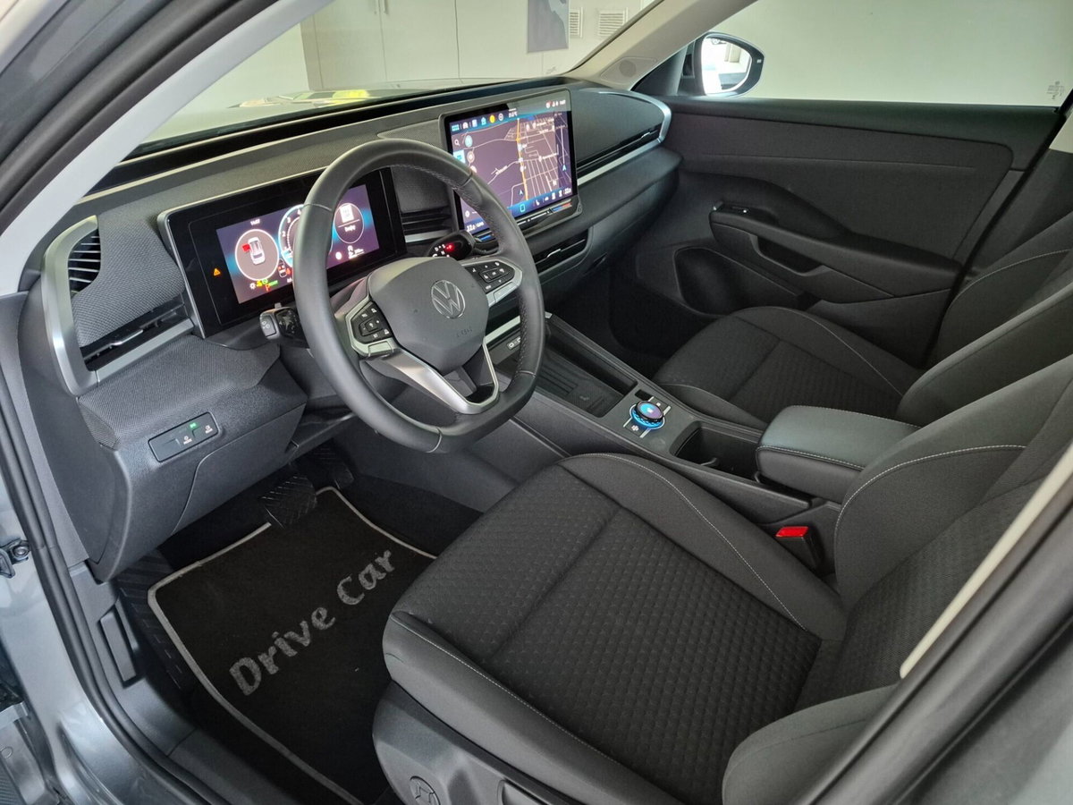 Volkswagen T-Roc 1.5 etsi Life 115cv dsg (12)