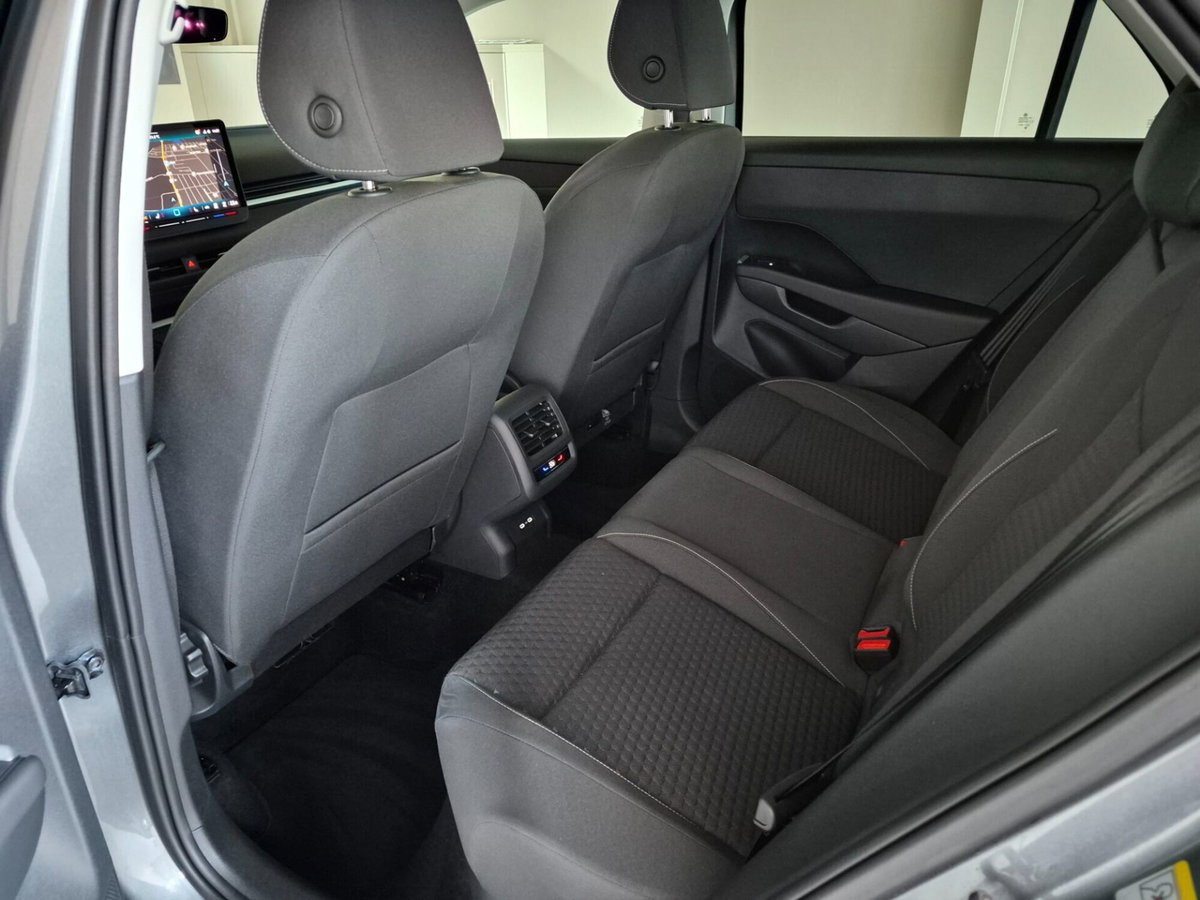 Volkswagen T-Roc 1.5 etsi Life 115cv dsg (14)