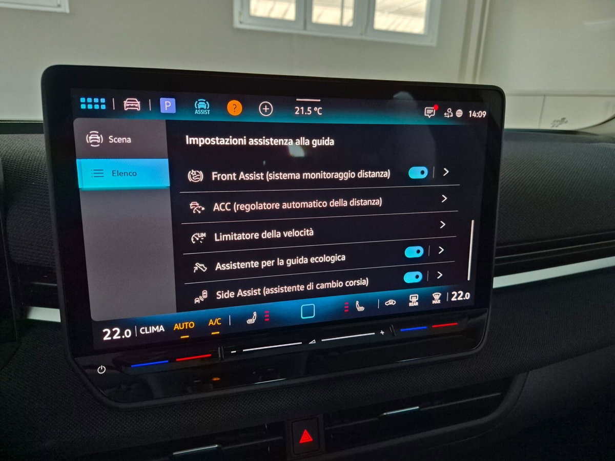 Volkswagen T-Roc 1.5 etsi Life 115cv dsg (19)