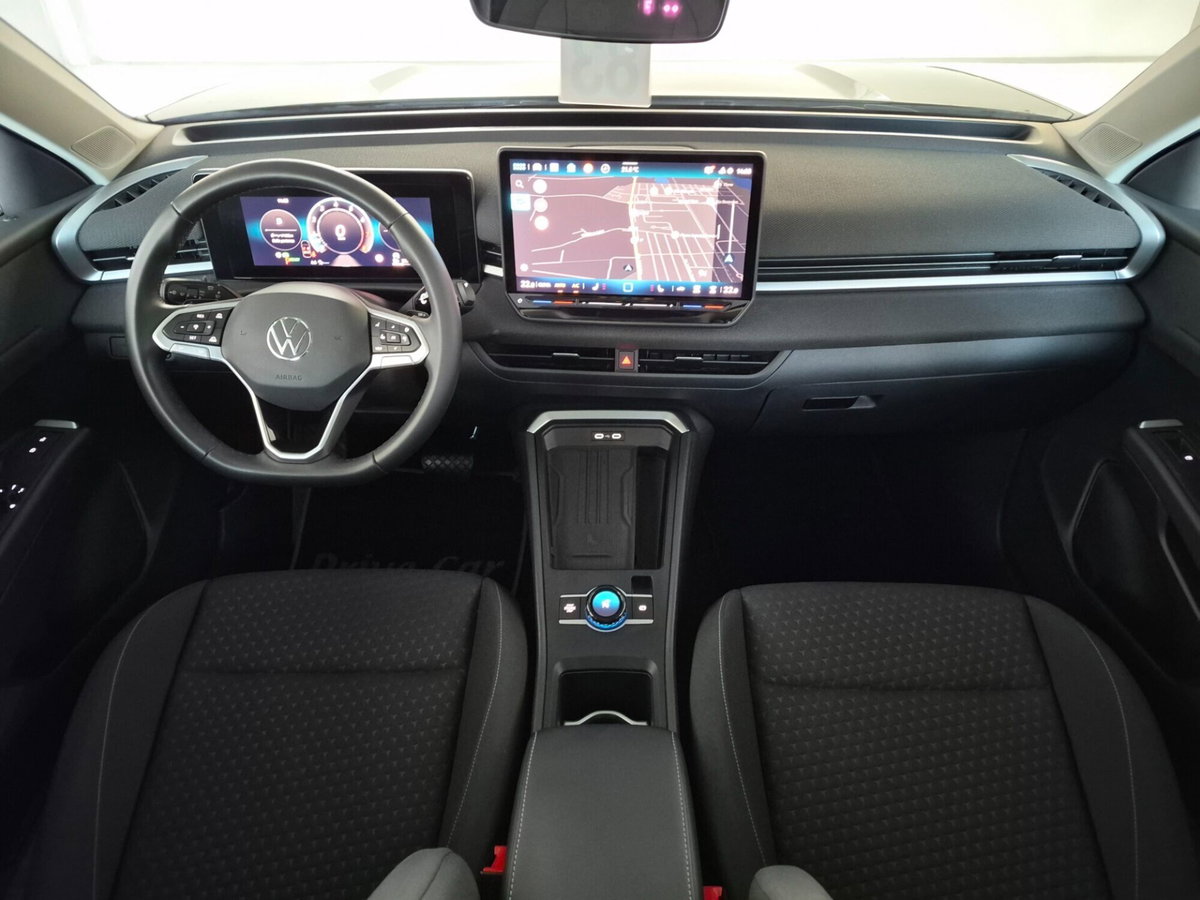 Volkswagen T-Roc 1.5 etsi Life 115cv dsg (2)