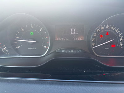 Peugeot 208 75 5 porte Allure (12)