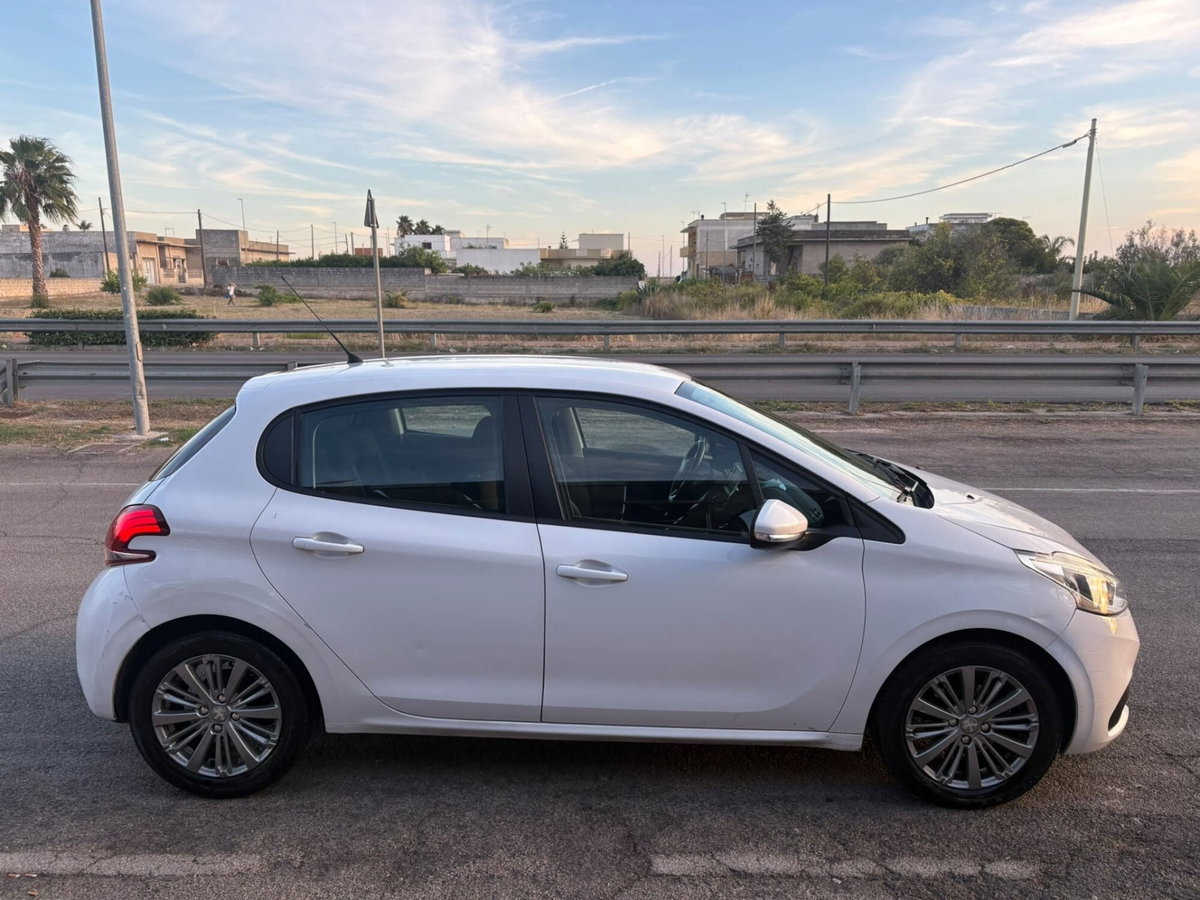 Peugeot 208 75 5 porte Allure (4)