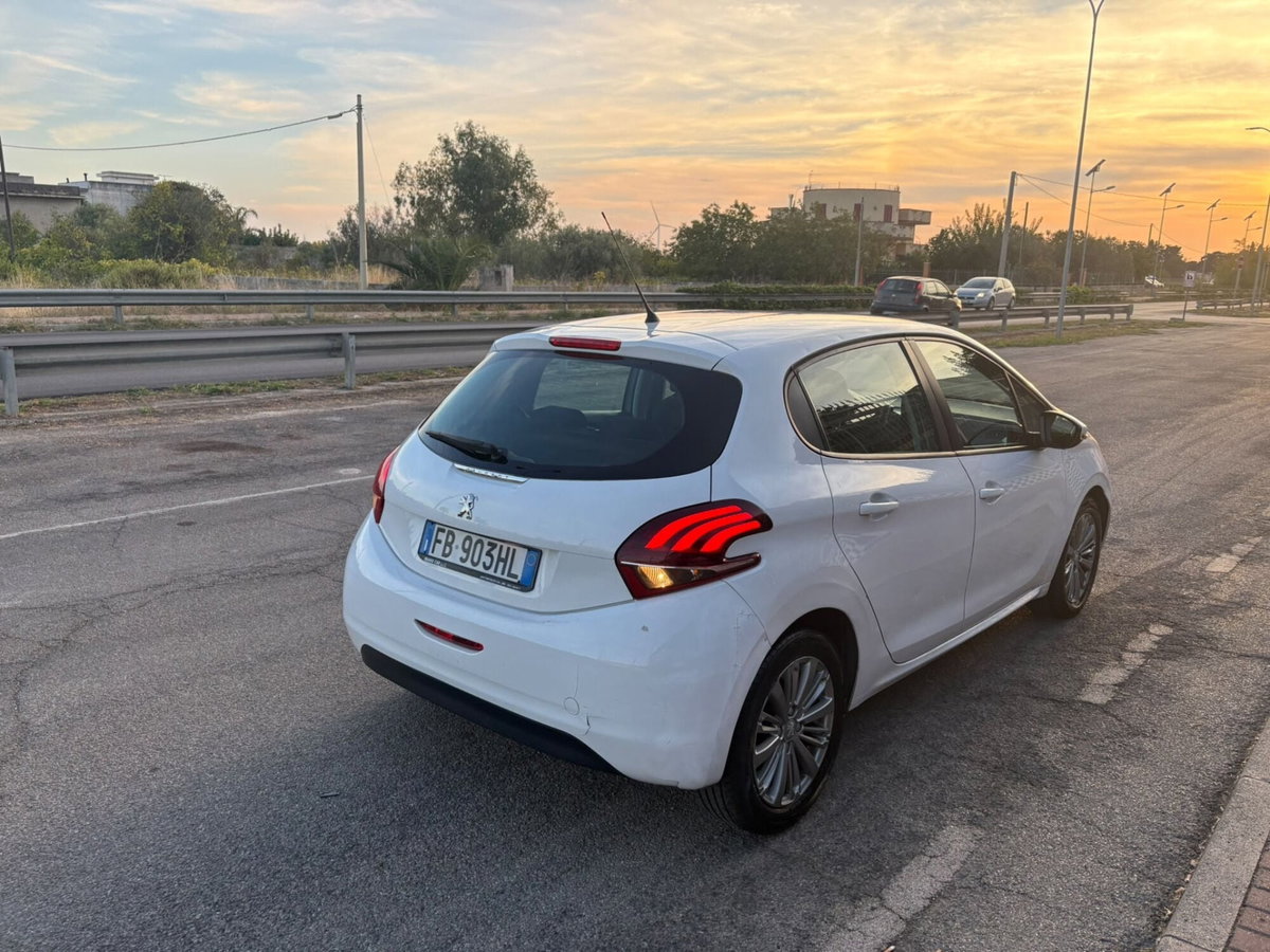 Peugeot 208 75 5 porte Allure (5)