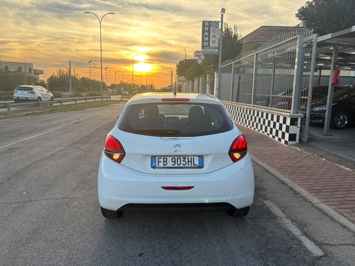 Peugeot 208 75 5 porte Allure (6)
