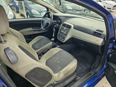 Fiat Grande Punto 1.3 MJT 90 CV 3 porte Sport (13)