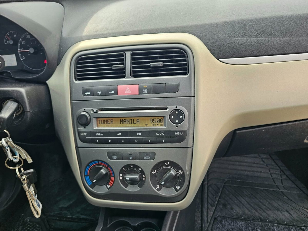 Fiat Grande Punto 1.3 MJT 90 CV 3 porte Sport (9)