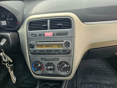 Fiat Grande Punto 1.3 MJT 90 CV 3 porte Sport (9)