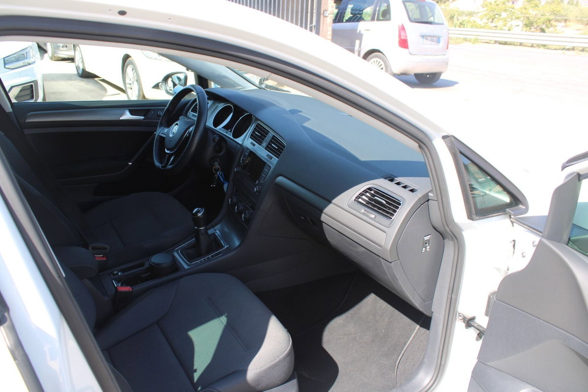 Volkswagen Golf 1.6 TDI 5p. Comfortline BlueMotion Technology (9)