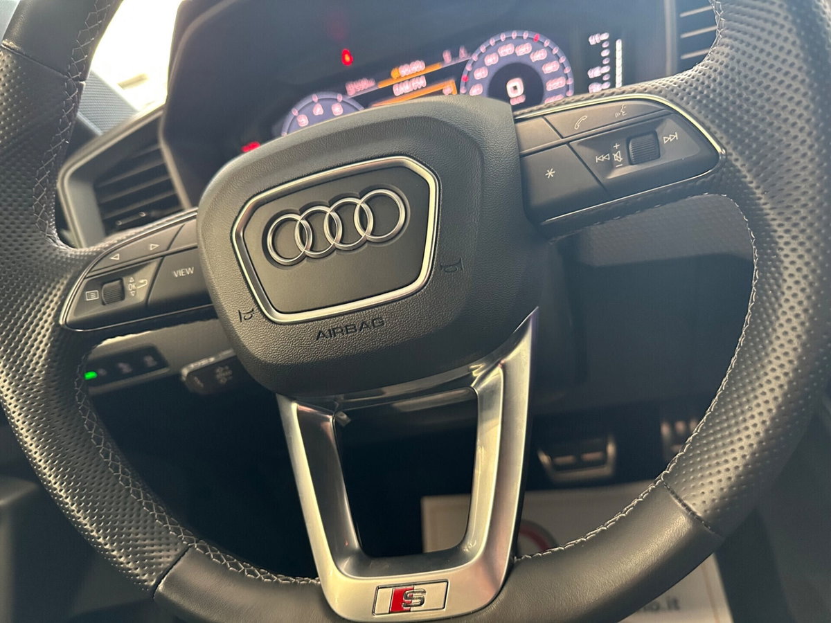 Audi A1 Sportback 30 TFSI S tronic Identity Black (15)