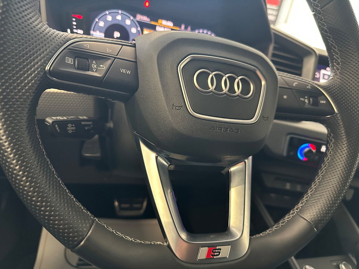 Audi A1 Sportback 30 TFSI S tronic Identity Black (16)