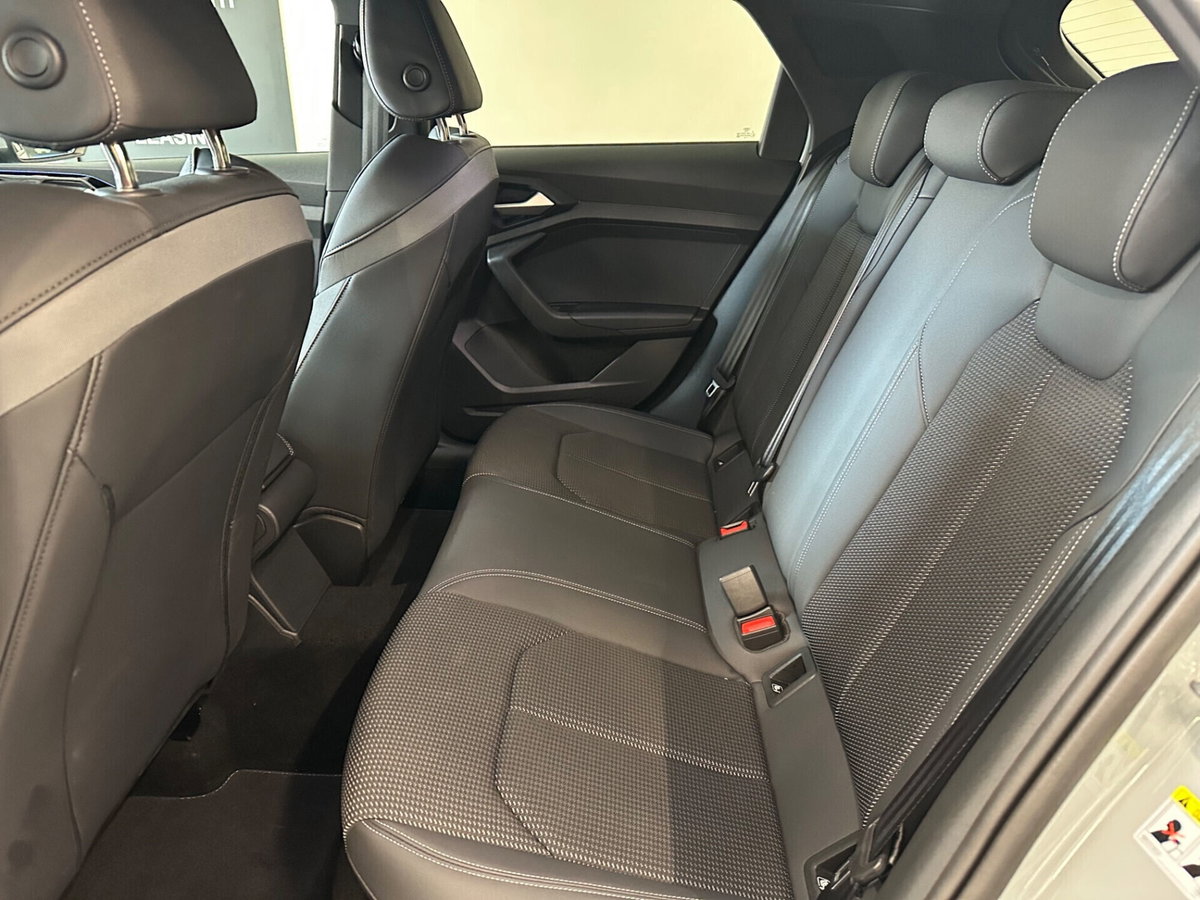 Audi A1 Sportback 30 TFSI S tronic Identity Black (7)