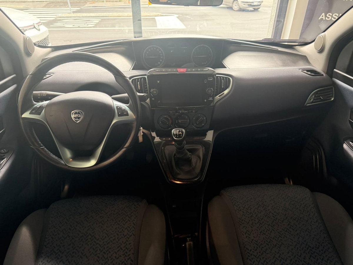 Lancia Ypsilon 1.2 69 CV 5 porte GPL Gold Plus (10)