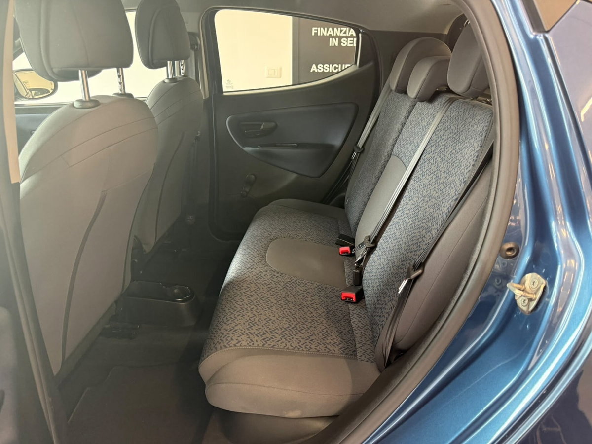 Lancia Ypsilon 1.2 69 CV 5 porte GPL Gold Plus (8)