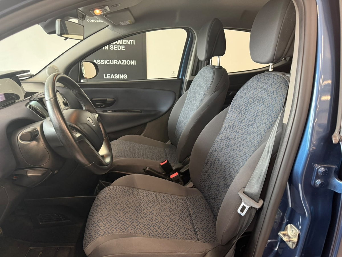 Lancia Ypsilon 1.2 69 CV 5 porte GPL Gold Plus (9)