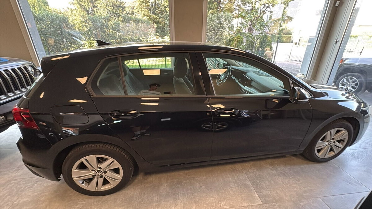 Volkswagen Golf 1.5 TGI DSG Life (5)
