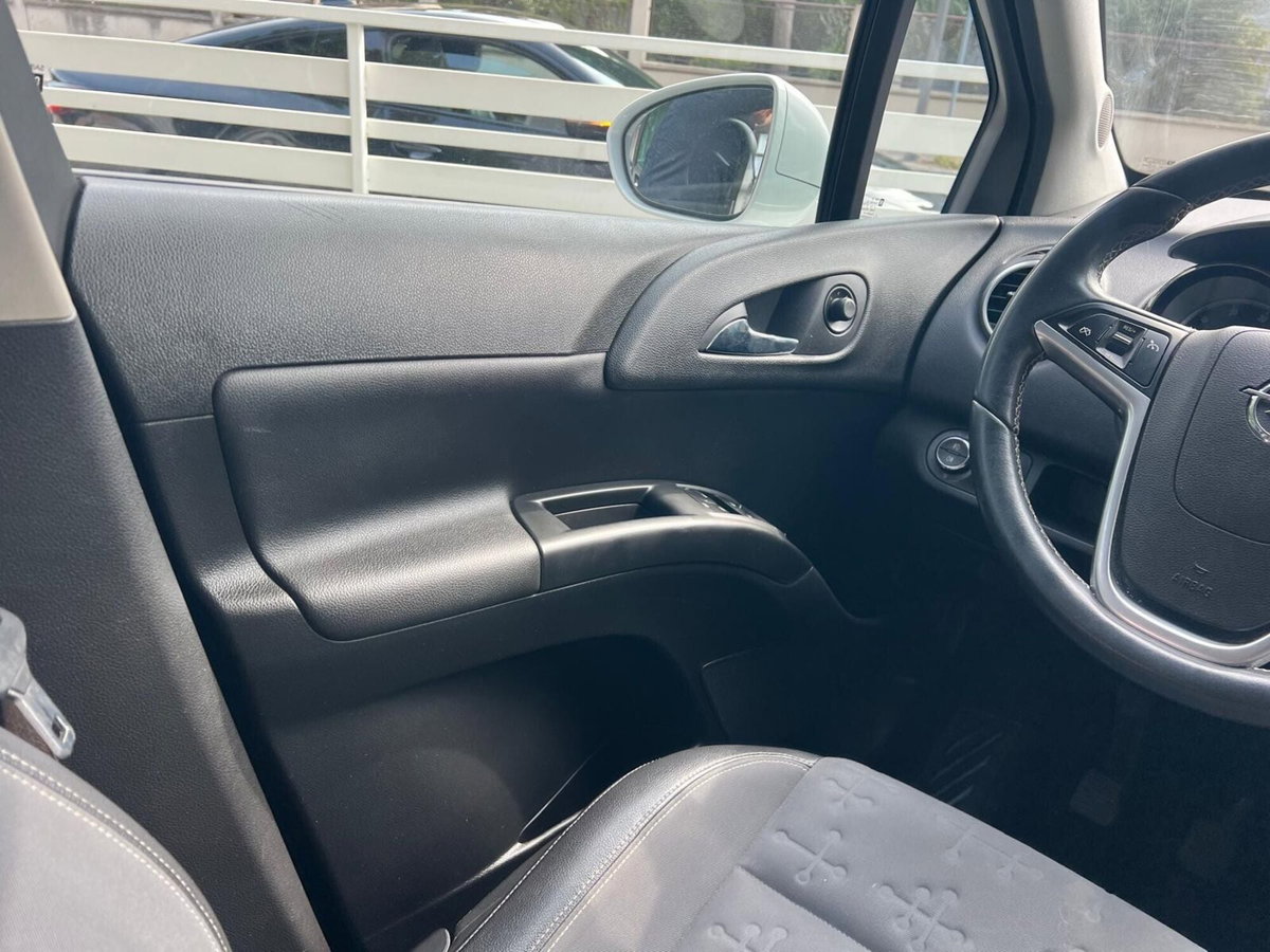 Opel Meriva 1.6 CDTI Start&Stop Cosmo (18)
