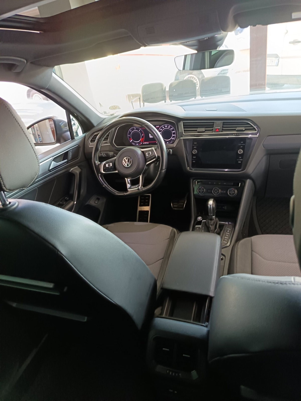 Volkswagen Tiguan 2.0 BiTDI SCR DSG 4MOTION Executive R-Line BMT (17)