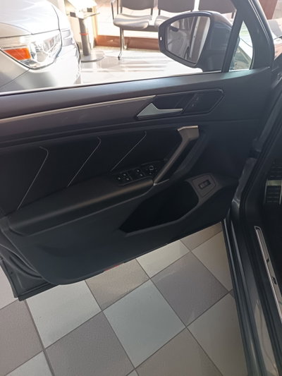 Volkswagen Tiguan 2.0 BiTDI SCR DSG 4MOTION Executive R-Line BMT (7)