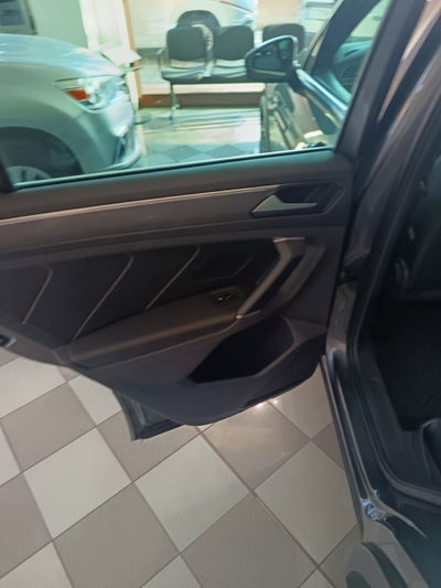 Volkswagen Tiguan 2.0 BiTDI SCR DSG 4MOTION Executive R-Line BMT (9)