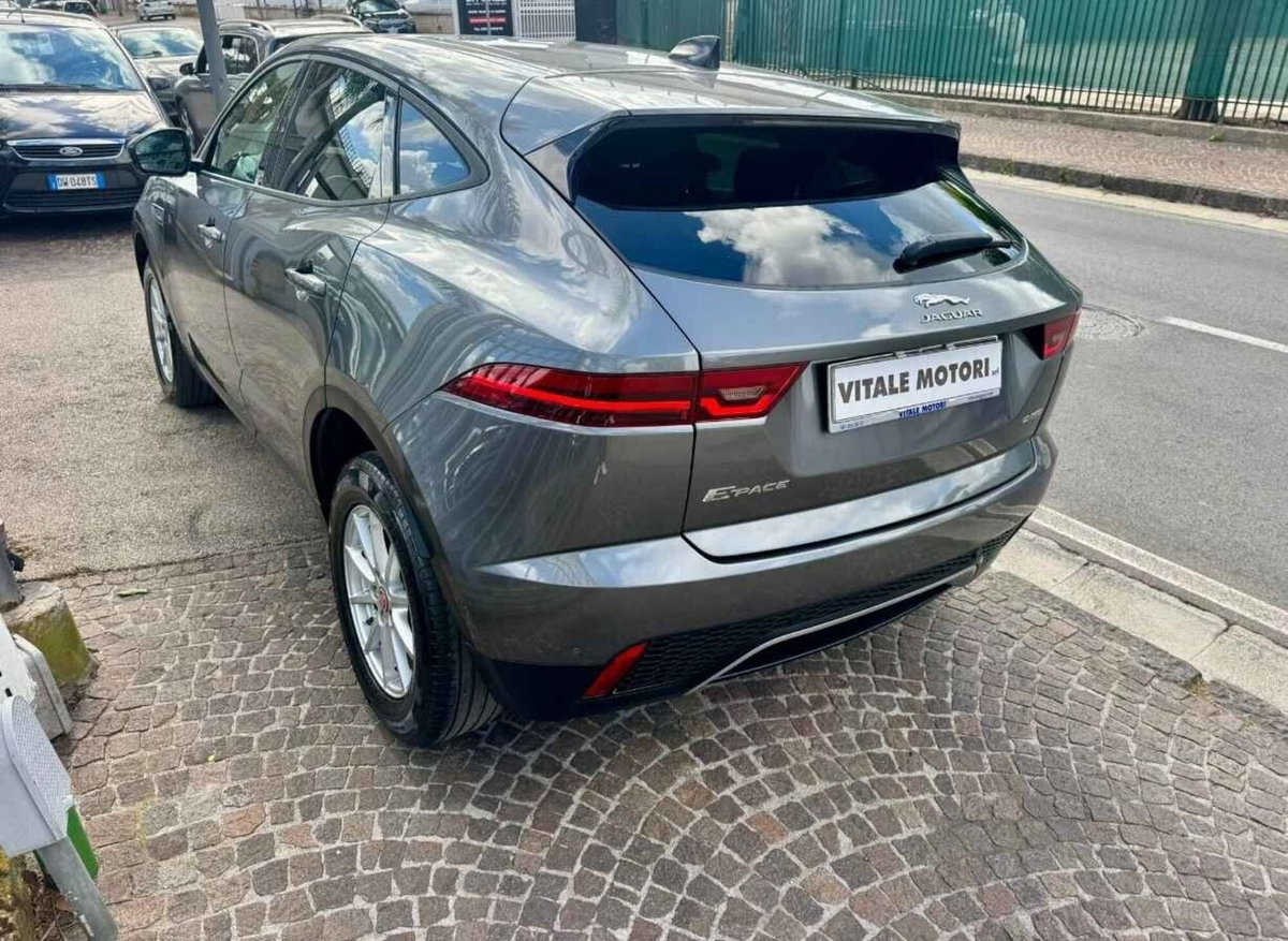 Jaguar E-Pace 2.0D 150 CV AWD aut. R-Dynamic (10)