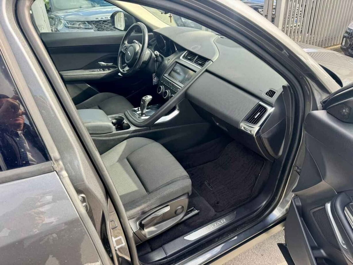 Jaguar E-Pace 2.0D 150 CV AWD aut. R-Dynamic (15)