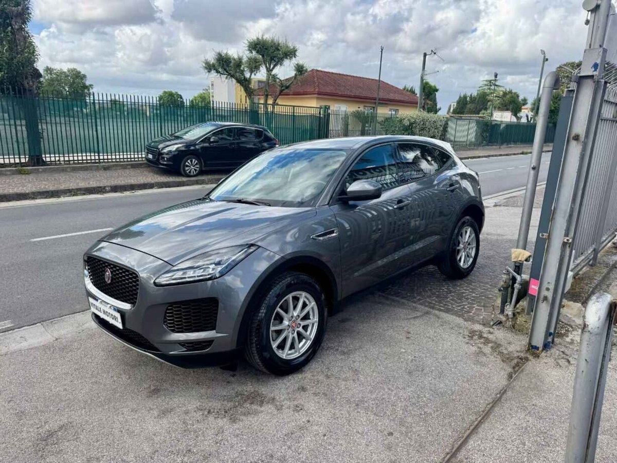 Jaguar E-Pace 2.0D 150 CV AWD aut. R-Dynamic (4)
