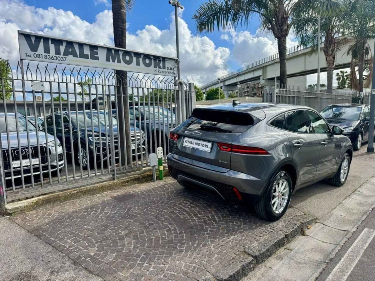 Jaguar E-Pace 2.0D 150 CV AWD aut. R-Dynamic (6)