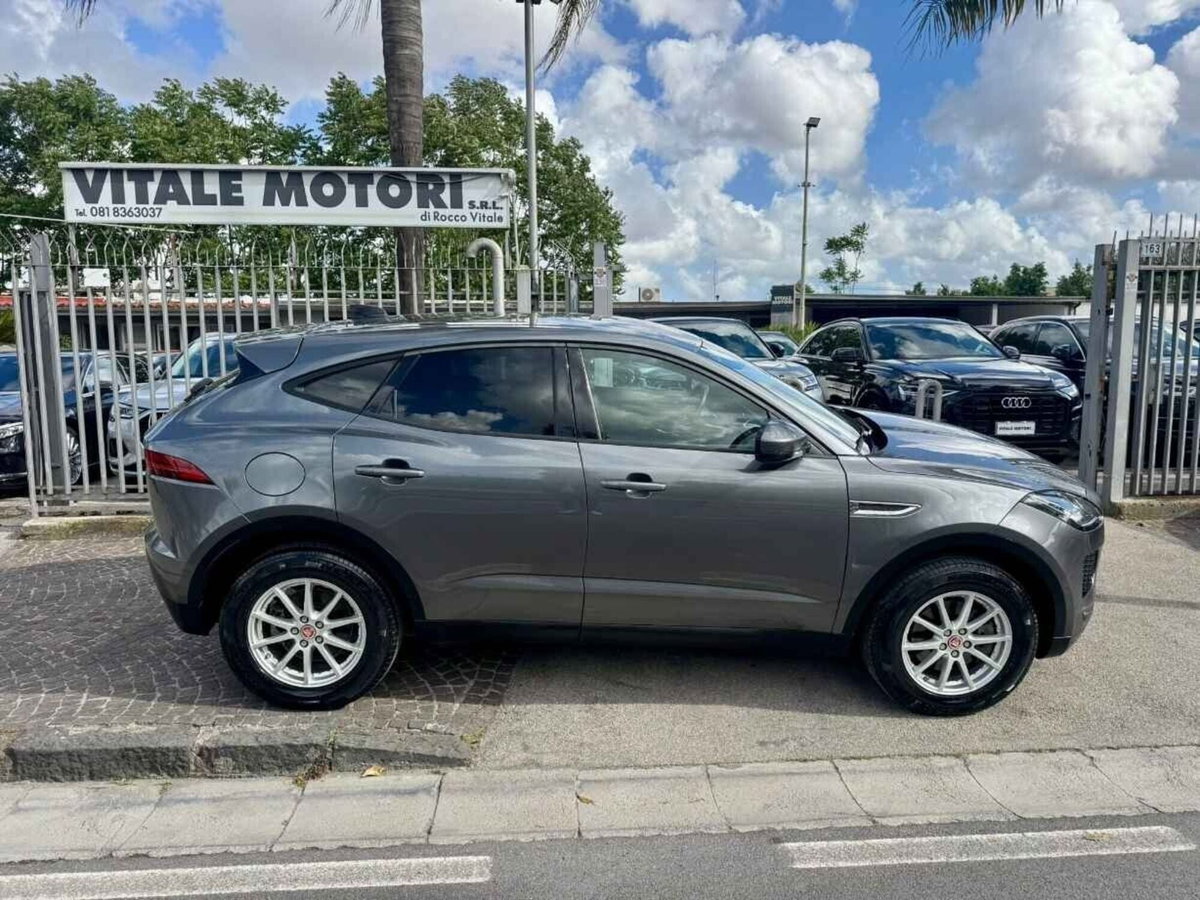 Jaguar E-Pace 2.0D 150 CV AWD aut. R-Dynamic (8)
