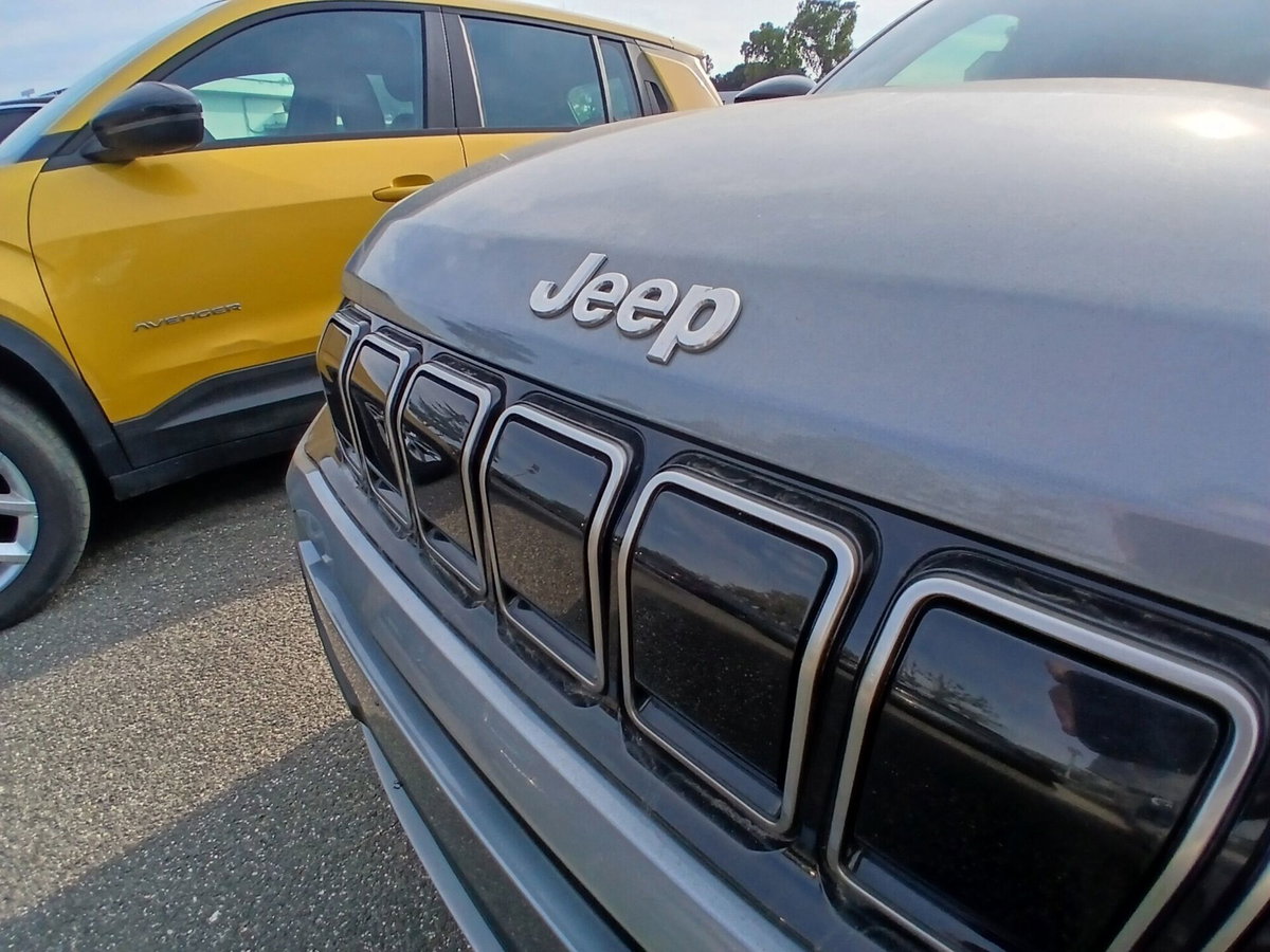 Jeep Avenger full-electric Summit fwd 156cv auto (8)