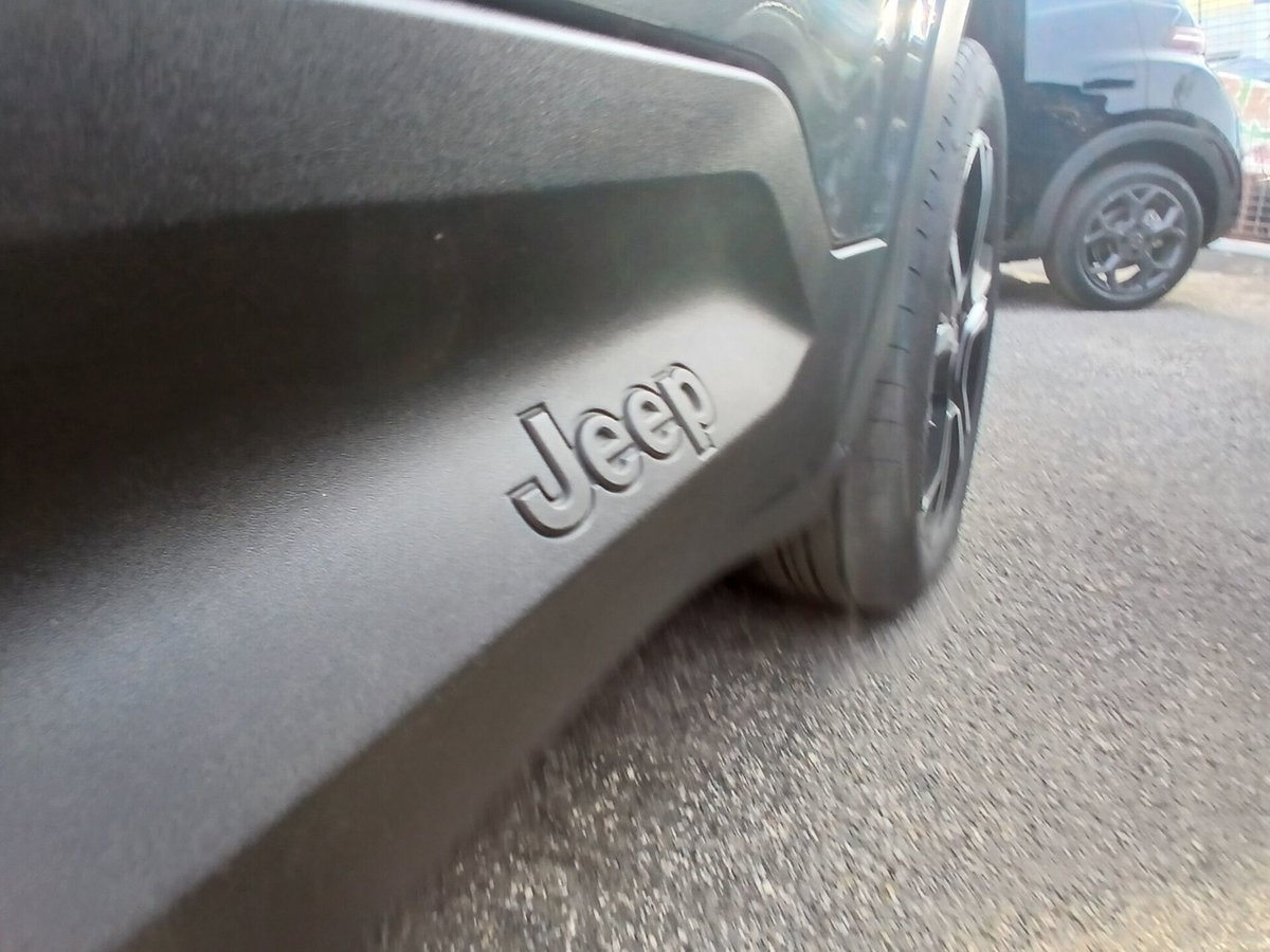 Jeep Avenger full-electric Summit fwd 156cv auto (9)