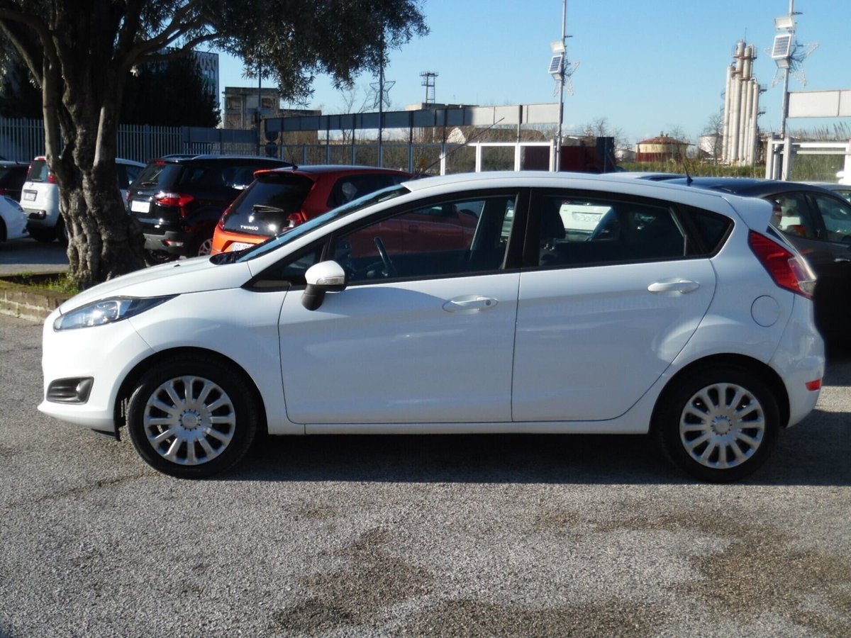 Ford Fiesta 1.5 TDCi 75CV 5 porte (4)