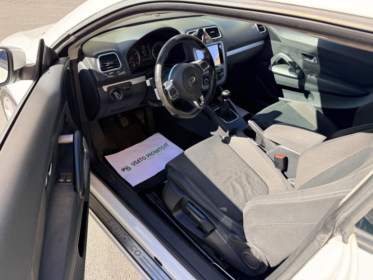 Volkswagen Scirocco 1.4 TSI 160CV (9)