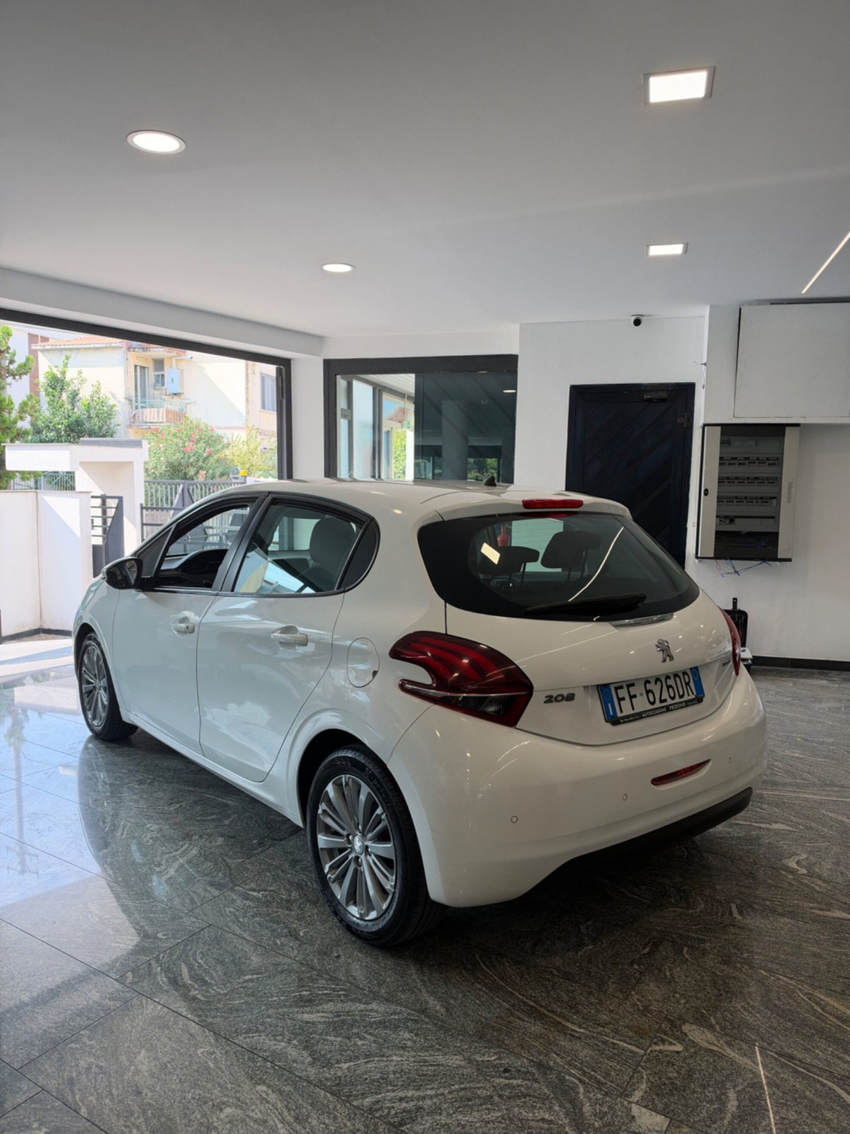 Peugeot 208 75 5 porte Allure (2)