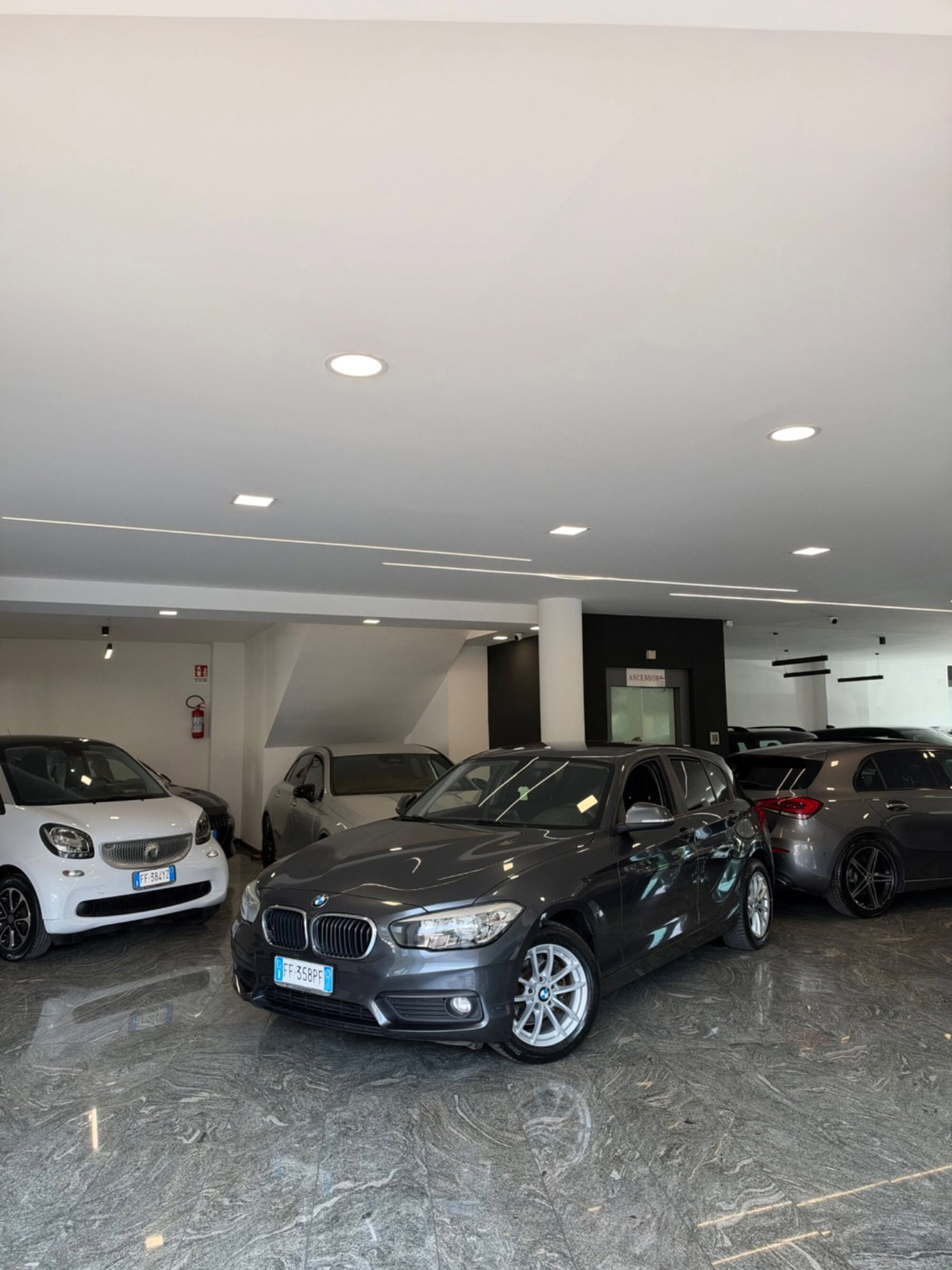 BMW Serie 1 116d 2.0 116CV cat 5 porte Attiva DPF