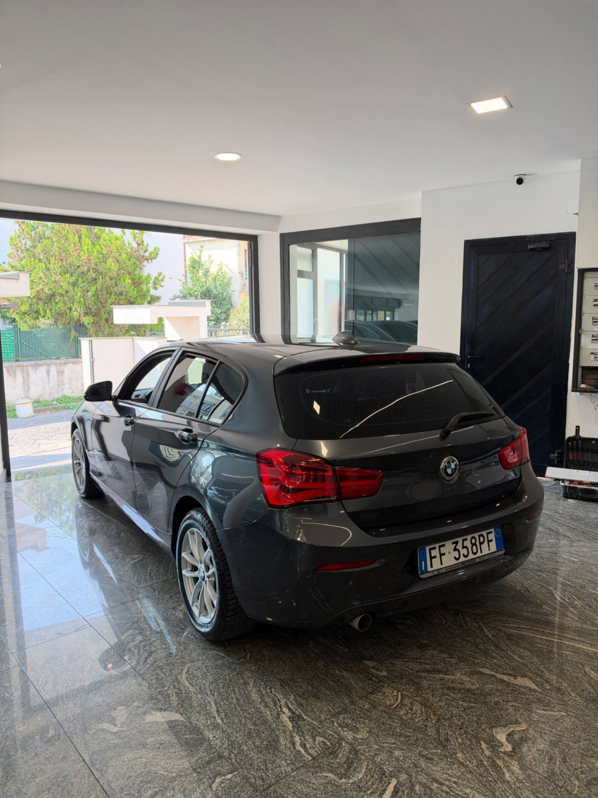 BMW Serie 1 116d 2.0 116CV cat 5 porte Attiva DPF (2)