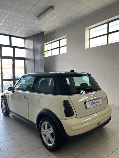 MINI Mini 1.4 tdi One D (4)