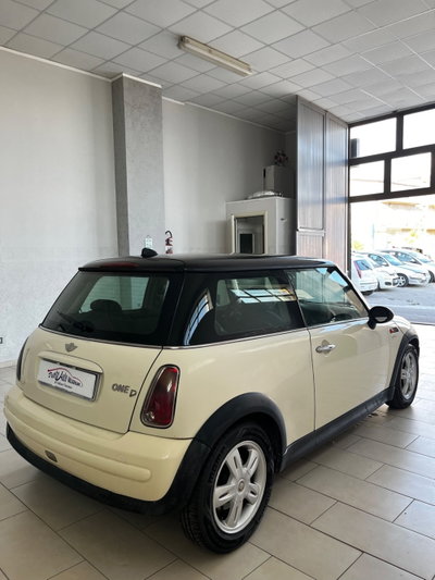 MINI Mini 1.4 tdi One D (6)